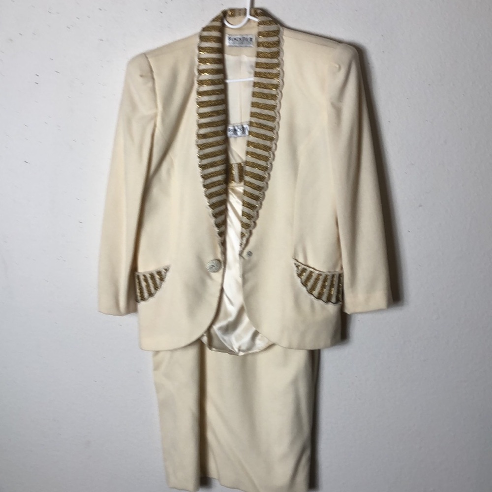 OLEG CASSINI Suit with wool beaded Blazer/ silk beaded shell SIZE 14. Ne…
